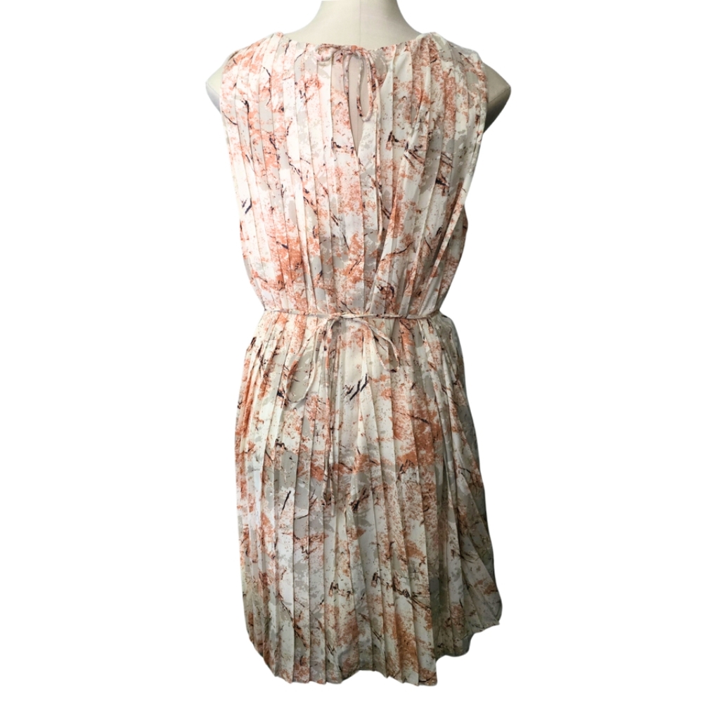ENTRO Alexa Pleated Floral Dress Belted Medium - Picture 11 of 12